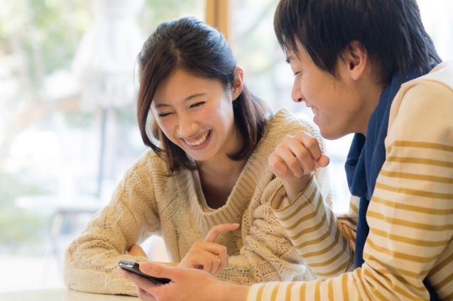 お問い合わせをする夫婦